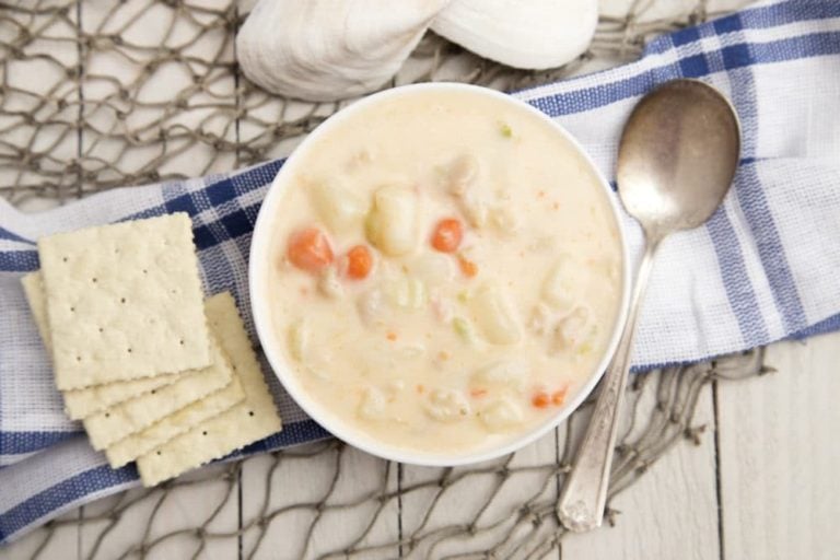 This instant pot Seafood Chowder is rich and hearty, super filling and a total comfort food. You’ll wow everyone with this simple Seafood Chowder recipe that only takes 30 minutes to make! #seafoodchowder #instantpotrecipe #seafoodrecipe #comfortfood #chowder #souprecipe