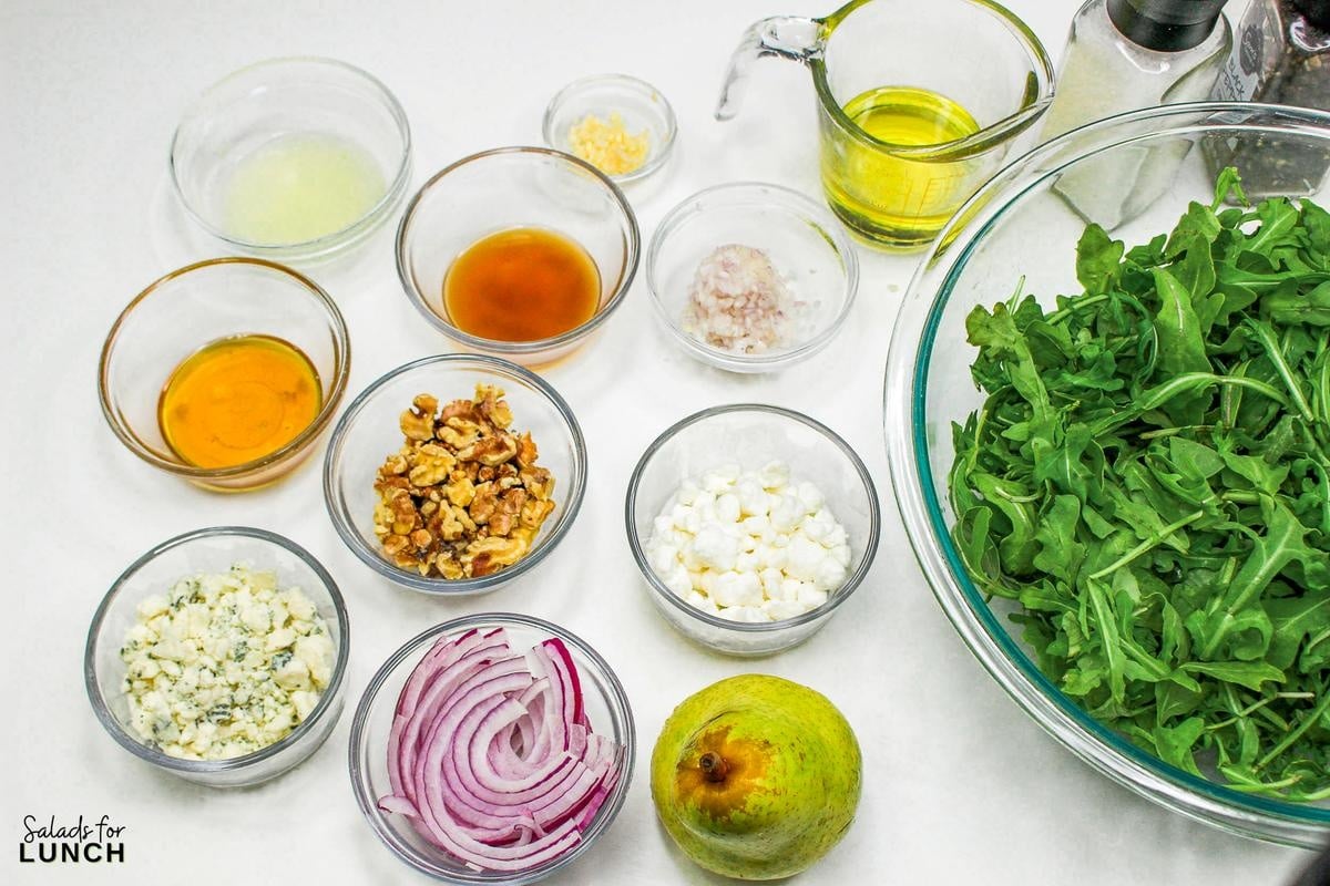 Arugula Salad with Pears and Goat Cheese Recipe 1 - Fall is here, and it’s time to bring those seasonal flavors to your table with an easy and delicious Arugula Salad with Pears and Goat Cheese!