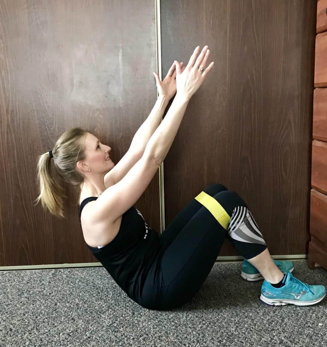 This Full Body Core Resistance Loop Workout will give you a full body burn with five simple moves! #fullbodyworkout #workout #minibandworkout #resistanceloop