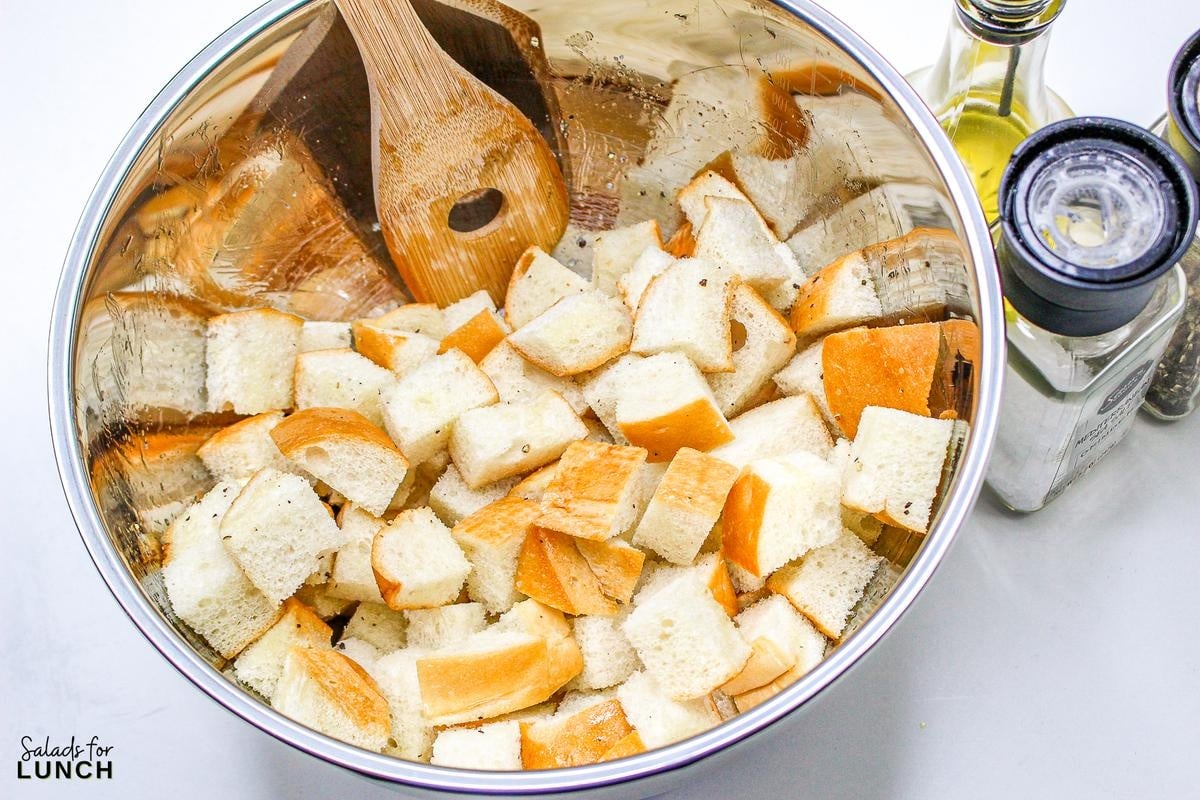 Panzanella Salad 2 - This Classic Italian Panzanella Salad (aka Tuscan Bread Salad) is a refreshing summer salad made with juicy tomatoes, crusty bread, and a simple vinaigrette. This is a great salad to bring to a summer BBQ.